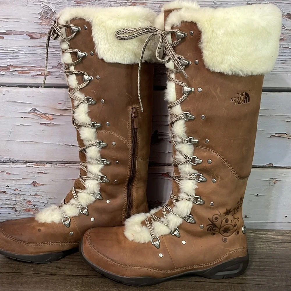 The North Face tall winter boots.​​ - Picture 5 of 12